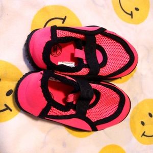 Toddler Water Swim Shoes Size 5-6 Hot Pink and Black Wonder Nation